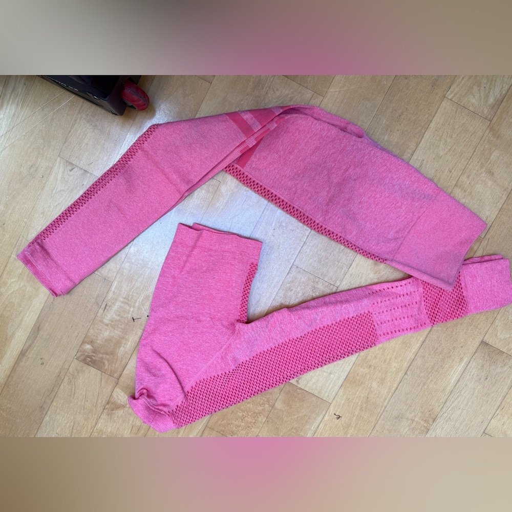 NWOT compression active set. Barbie core pink, mesh, cut out activewear set. ￼￼